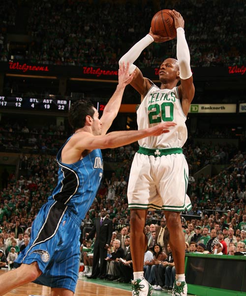 头球还以颜 头球还以颜