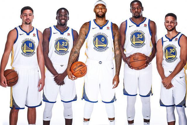 右侧10米 右侧10米